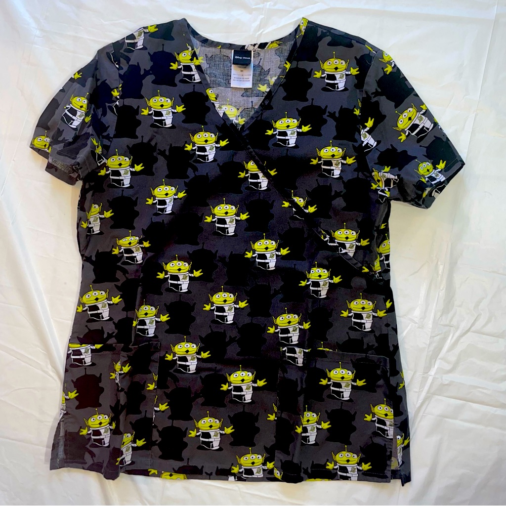 Women’s Scrub Top M